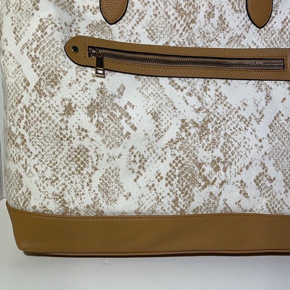 Women’s Large Tan Snake Skin Print Zipper Tote Bag - Picture 5 of 8
